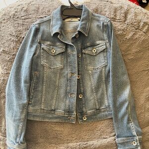 Vineyard Vines denim jacket size XS